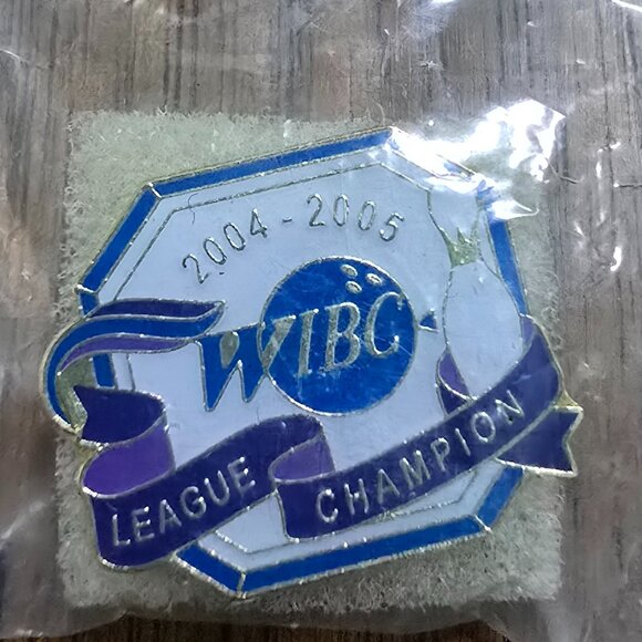 Vintage WIBC League Champion Lapel Pin 2004-2005 Bowling - Picture 1 of 2